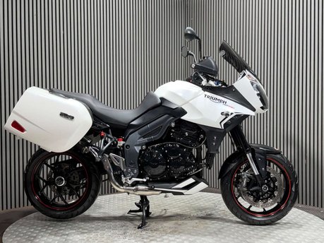 Triumph Tiger 2014 ONLY 12K ADVENTURE BIKE PANNIERS LONG MOT 1050CC