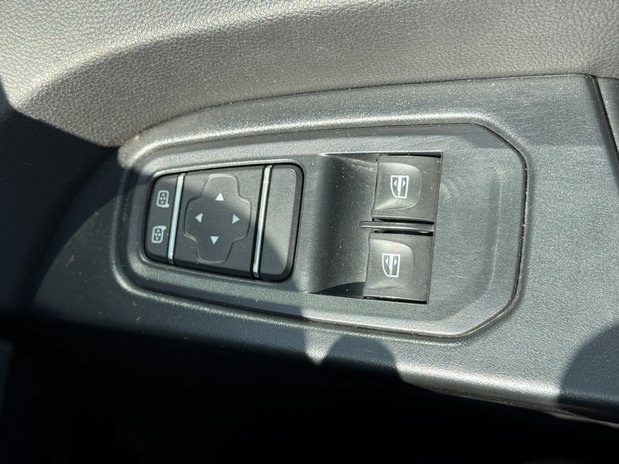 Renault Trafic AUTO SWB L1H1 Low Roof Business SL29 Air Con Sensors EURO 6 24