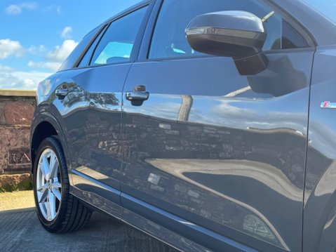 Audi Q2 1.5 TFSI CoD 35 S line S Tronic Euro 6 (s/s) 5dr 7