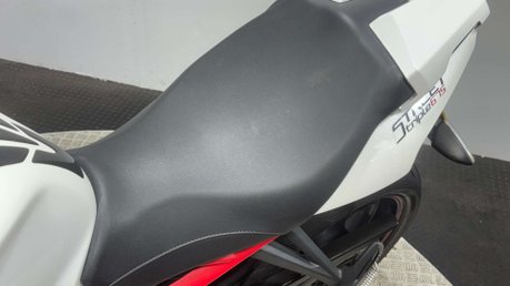 Triumph Street Triple R 2015 15K QUICK SHIFTER ARROW EXHAUST NEW MOT NAKED BIKE 37