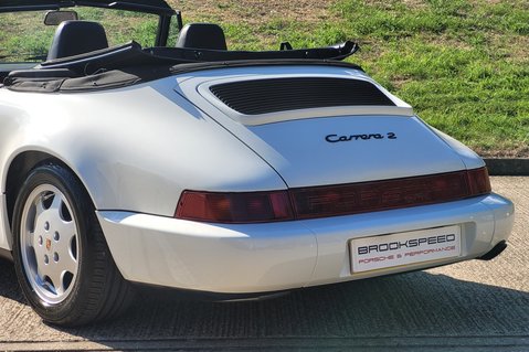 Porsche 911 CARRERA 2 32