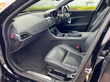 Jaguar XE 2.0i R-Sport Auto Euro 6 (s/s) 4dr 81