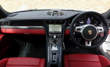 Porsche 911 (991) Turbo S 11