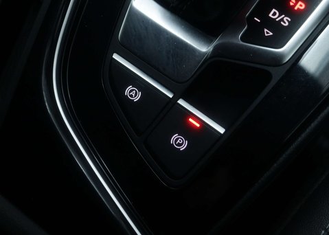 Audi A4 2.0 A4 Black Edition 35 TFSI Semi-Auto 4dr 36