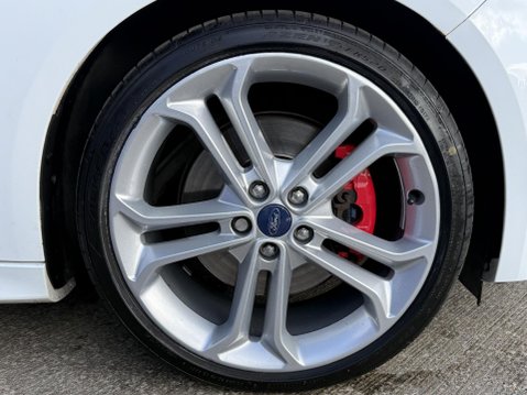 Ford Focus 2.0T EcoBoost ST-2 Hatchback 5dr Petrol Manual Euro 6 (s/s) (250 ps) 14