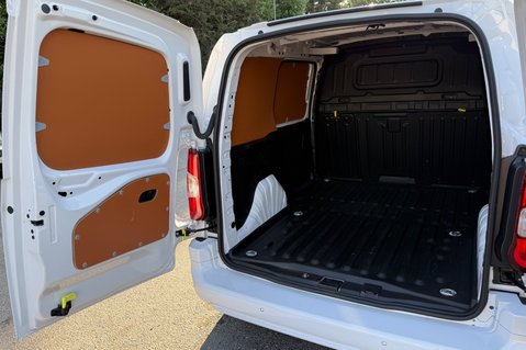 Toyota Proace City L1 DESIGN - NO VAT - AUTO - 1.5 DIESEL - REVERSE CAM - CARPLAY 41