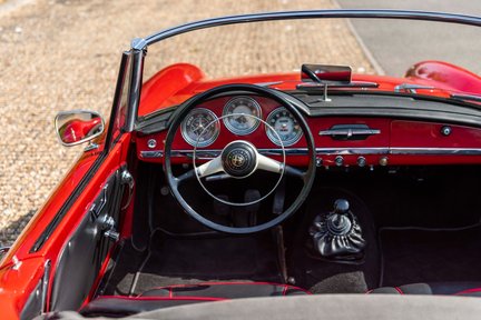 Alfa Romeo Giulietta Spider by Pininfarina 22