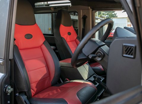 Land Rover Defender 90 TD XS Station Wagon 12