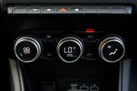 Renault Captur TECHNO E-TECH 38