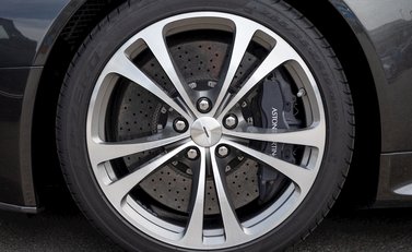 Aston Martin V12 Vantage S Roadster 12