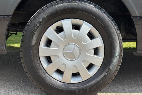 Mercedes-Benz Sprinter 319 V6 Cdi Lwb Hr Panel Van - Twin Side Doors / Air Con / Rear Camera 34