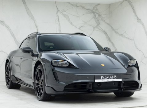Porsche Taycan Turbo S Cross Turismo 1
