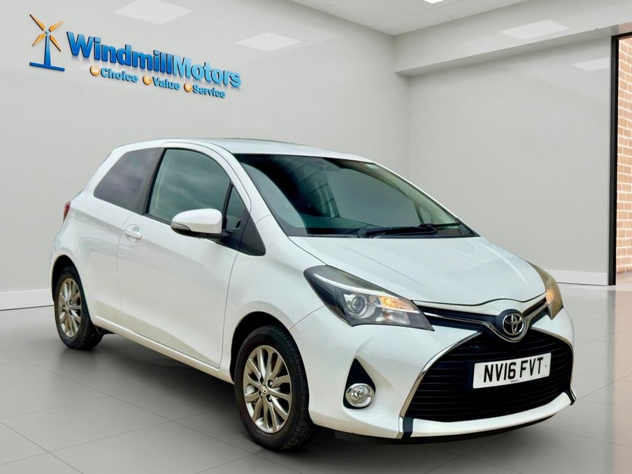 2016 Toyota Yaris exterior view