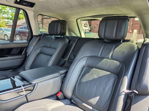 Land Rover Range Rover 2.0 Range Rover Autobiography P400e Auto 4WD 5dr 11