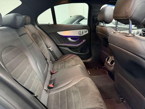 Mercedes-Benz C Class 2.0 C300d AMG Line (Premium Plus) Saloon 4dr Diesel G-Tronic+ Euro 6 (s/s) 40