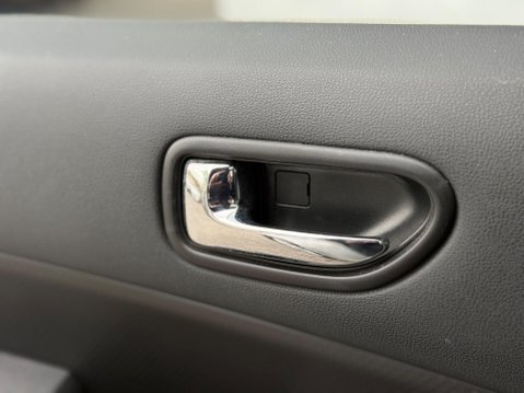 Nissan X-Trail 2.0 dCi Tekna Auto 4WD Euro 5 5dr (AVM) 66