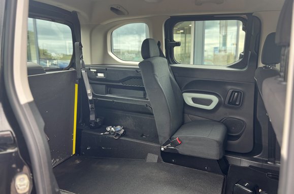 Citroen Berlingo BLUEHDI FEEL M WHEELCHAIR RAMP 25