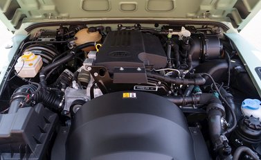 Land Rover Defender 90 Heritage Hard Top 24