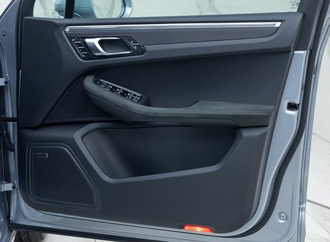 Porsche Macan GTS 26