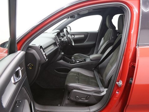 Volvo XC40 2.0 D4 First Edition Auto AWD Euro 6 (s/s) 5dr 23