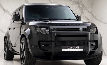 Land Rover Defender 110 V8 Bond Edition 1