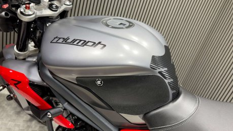 Triumph Street Triple R 2013 ONLY 21K QUICK SHIFTER, LOADS OF EXTRAS, LONG MOT 17