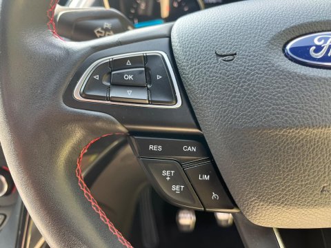 Ford Kuga ST-LINE TDCI 3