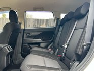 Mitsubishi Outlander PHEV DESIGN 9