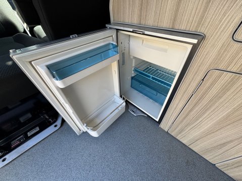 Volkswagen Transporter VW T6 FUNKY DUBZ 4 BERTH POP TOP 15