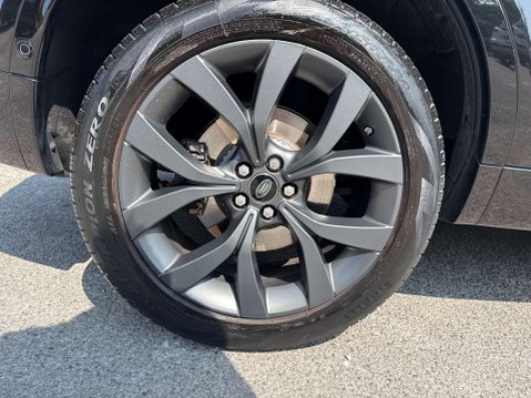 Land Rover Discovery Sport 2.0 Discovery Sport R-Dynamic SE D MHEV Auto 4WD 5dr 66