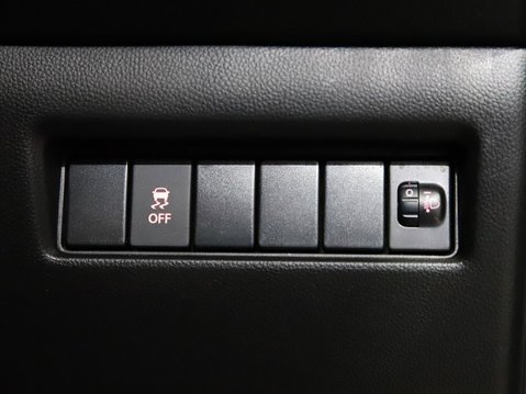 Suzuki Swift 1.0 Boosterjet SZ-T 5dr 29