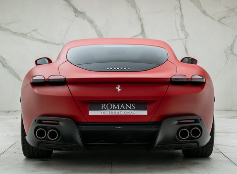 Ferrari Roma 8