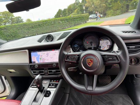 Porsche Macan S PDK 25