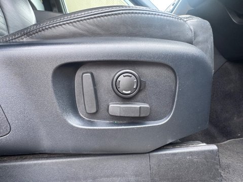 Land Rover Discovery SDV6 HSE LUXURY 28