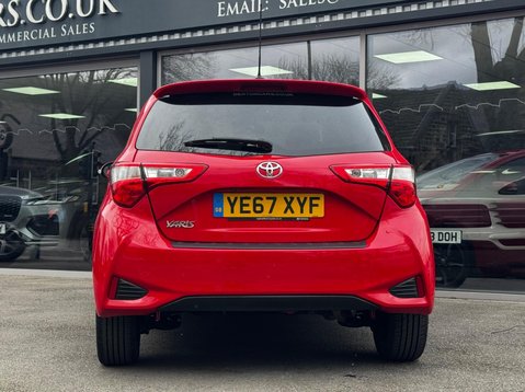 Toyota Yaris VVT-I DESIGN 18