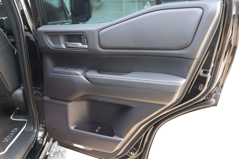 Toyota Land Cruiser 2026 COMMERCIAL 2 inch  lift 22  wheels roof light Seeker styled Rear seats 17