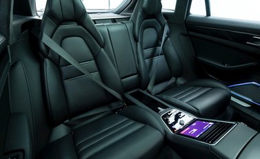 Porsche Panamera Turbo S E-Hybrid Sport Turismo 12