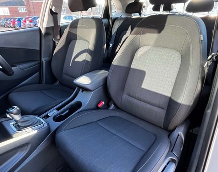 Hyundai KONA 1.6 Kona SE Connect GDi HEV Semi-Auto 5dr 62