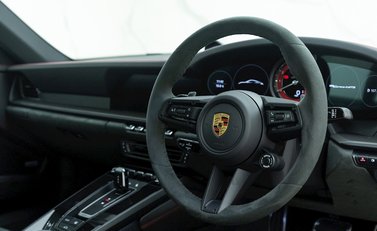 Porsche 911 (992) Carrera 4 GTS 9