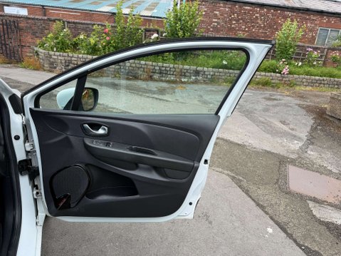 Renault Clio 0.9 Clio Iconic TCe 5dr 20
