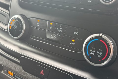 Ford Transit Custom 320 L1 Leader 130 ps Panel Van - Sat Nav / Air Con 20