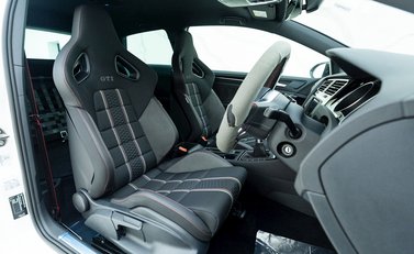 Volkswagen Golf GTI Clubsport S 12