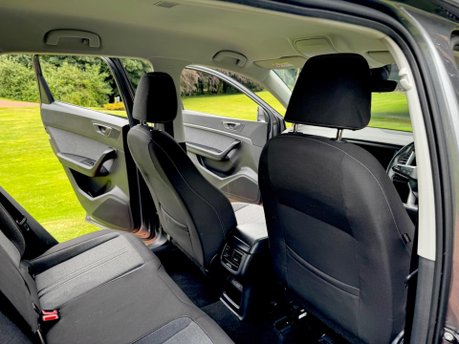 SEAT Ateca ECOTSI SE TECHNOLOGY 21