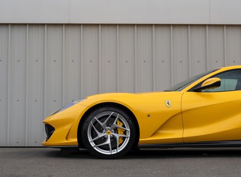 Ferrari 812 Superfast 34