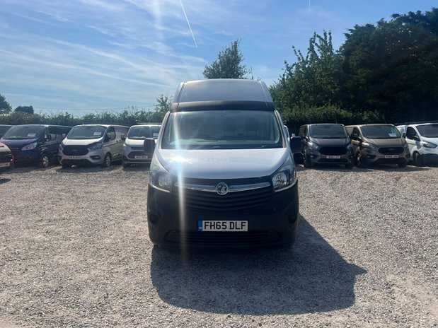 Vauxhall Vivaro LWB High Roof L2H2 120 Bi Turbo Air Con 1 Owner 3