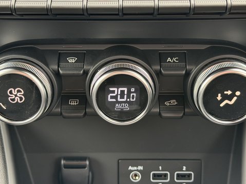 Renault Captur 1.0 TCE 90 Iconic 5dr 27