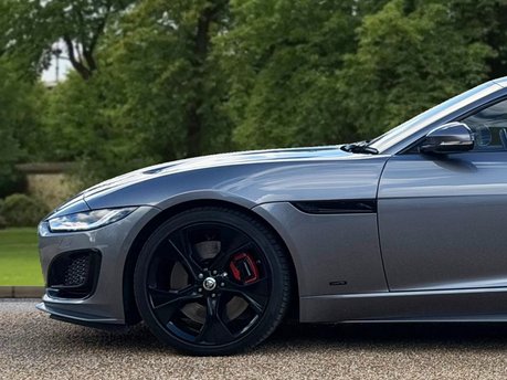 Jaguar F-Type 75 10