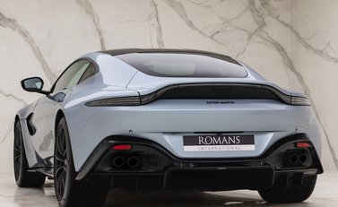 Aston Martin V8 Vantage 3