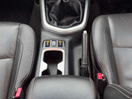 Nissan Navara 2.3 Navara Tekna dCi 4WD 5dr 22