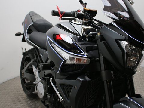 Suzuki GSX1300 B-King GSX 1300 17